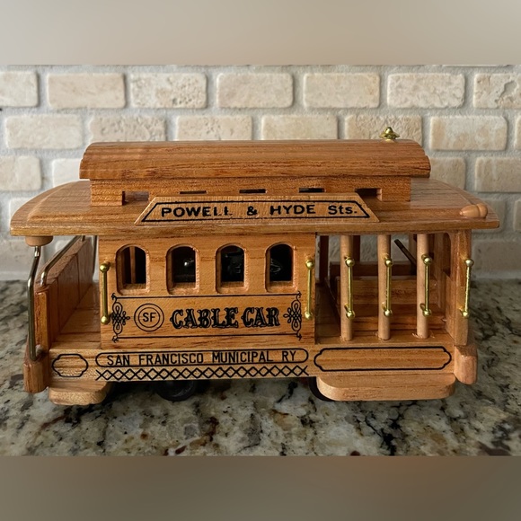 Powell & Hyde Wooden Cable Car Music Box - Picture 2 of 10